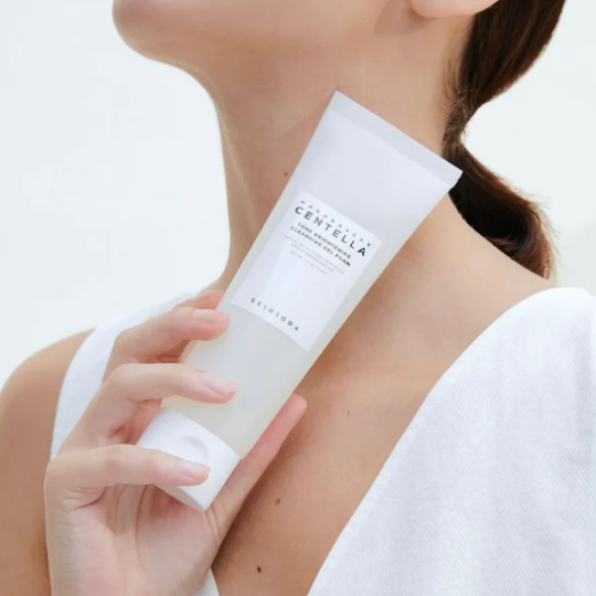 SKIN1004 Madagascar Centella Tone Brightening Cleansing Gel Foam