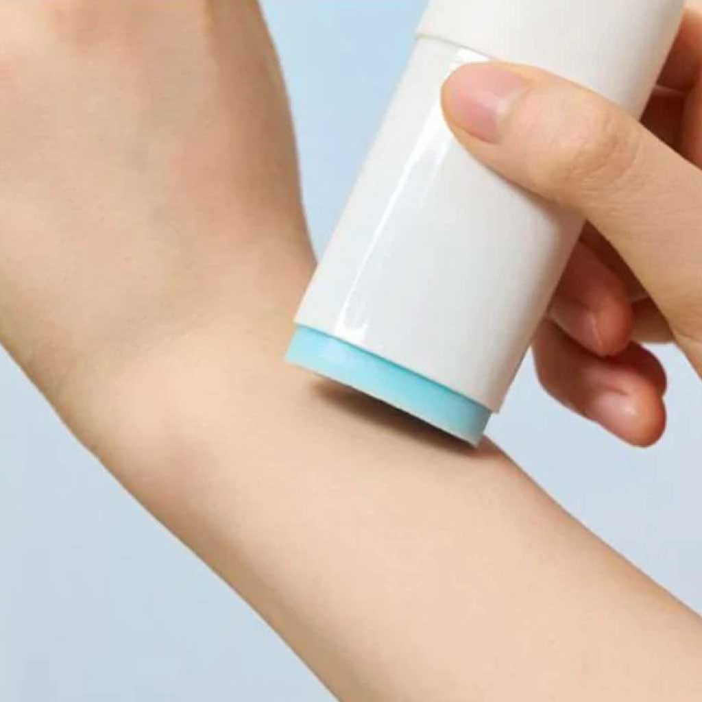 SKIN1004 Madagascar Centella Hyalu-Cica Silky-Fit Sun Stick